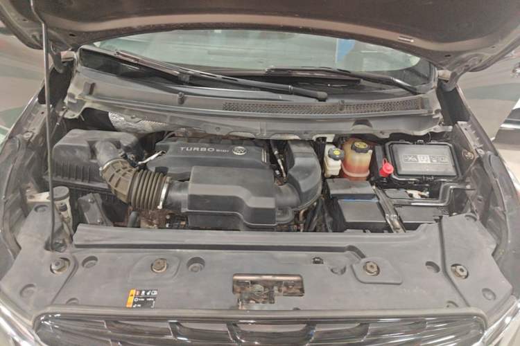 Used Buick GL8 2021 Land Cruiser Executive Class 652T Luxury Model Engine Bay