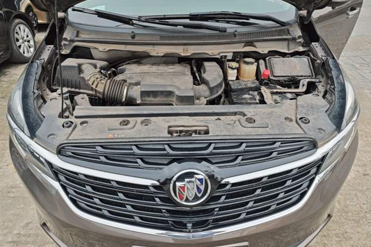 Used Buick GL8 2021 Land Cruiser Executive Class 652T Luxury Model Engine Bay