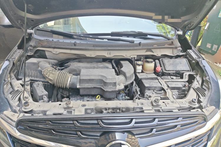 Used Buick GL8 2021 Land Cruiser Executive Class 652T Luxury Model Engine Bay