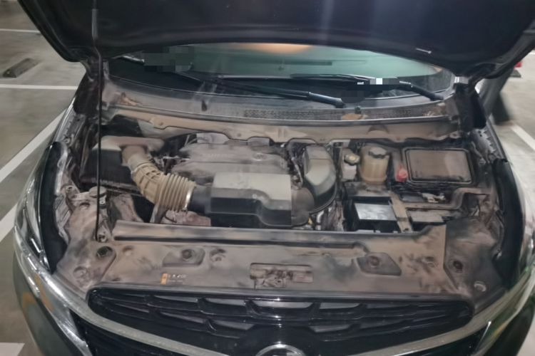 Used Buick GL8 2021 Land Cruiser Executive Class 652T Luxury Model Engine Bay