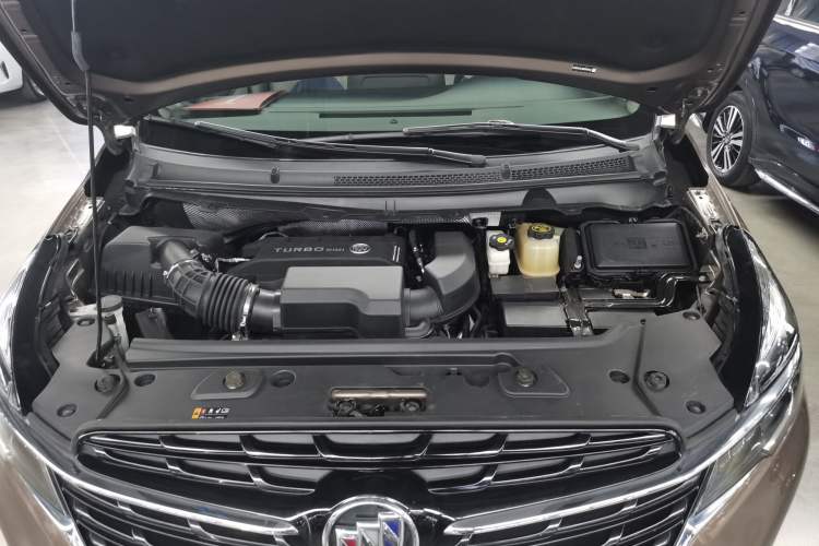 Used Buick GL8 2021 Land Cruiser Executive Class 652T Luxury Model Engine Bay