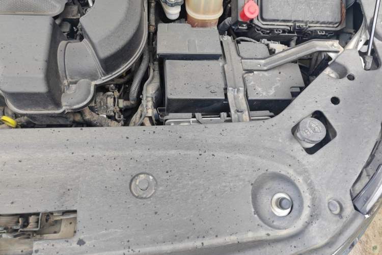 Used Buick GL8 2021 ES Landtrek 653T Luxury Model Engine Bay Left