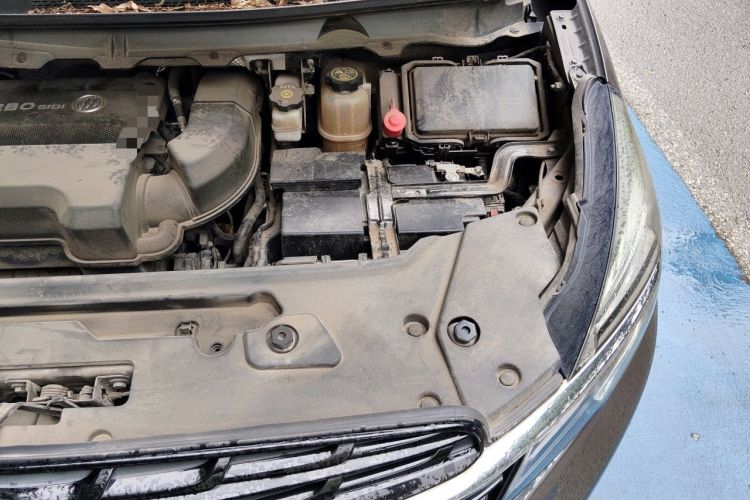 Used Buick GL8 2021 Land Cruiser Executive 652T Premium Model Engine Bay Left