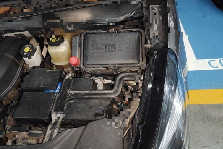 Used Buick GL8 2021 Land Cruiser Executive Class 652T Luxury Model Engine Bay Left