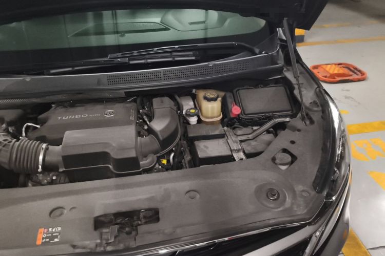 Used Buick GL8 2021 ES Land Cruiser 653T Flagship Model Engine Bay Left