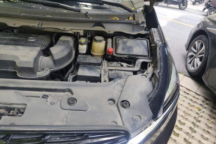 Used Buick GL8 2021 Land Cruiser Executive Class 652T Comfort Model Engine Bay Left