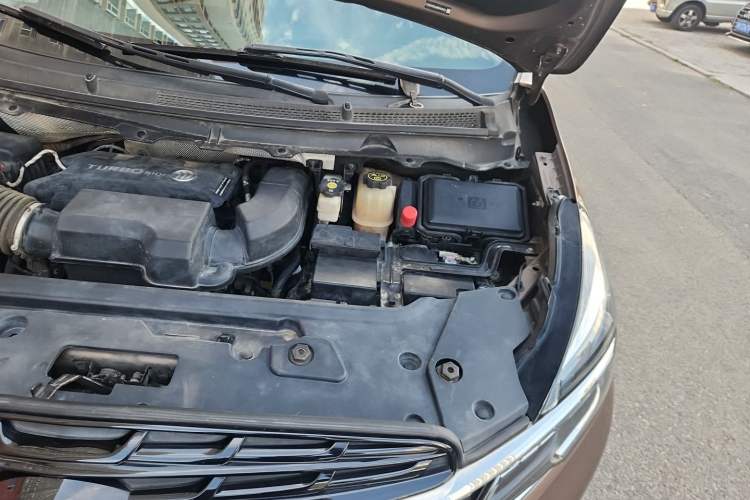 Used Buick GL8 2021 Land Cruiser Executive Class 652T Comfort Model Engine Bay Left