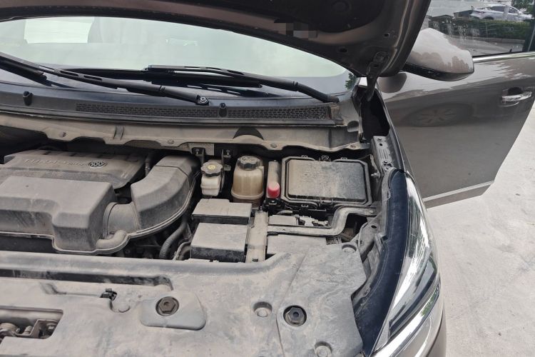Used Buick GL8 2021 Land Cruiser Executive Class 652T Luxury Model Engine Bay Left