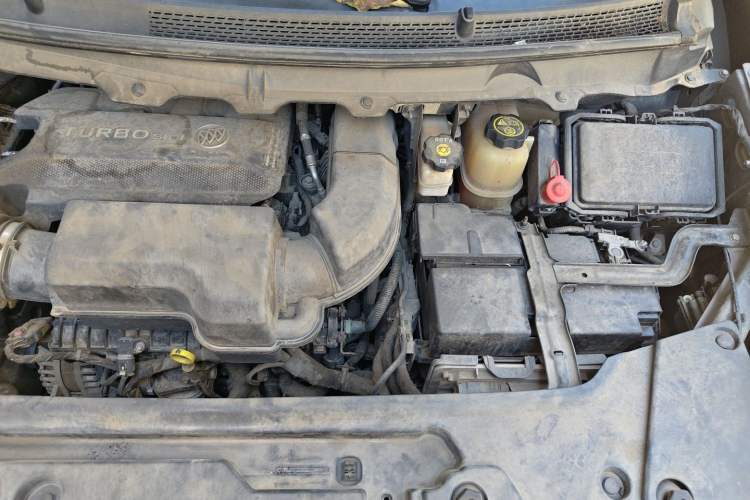 Used Buick GL8 2021 Land Cruiser Executive Class 652T Luxury Model Engine Bay Left
