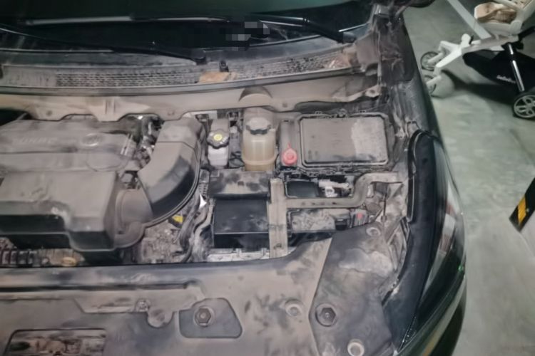 Used Buick GL8 2021 Land Cruiser Executive Class 652T Luxury Model Engine Bay Left