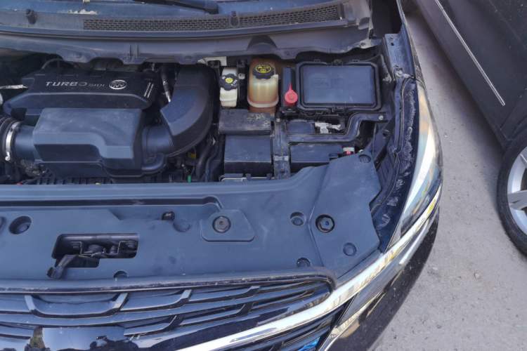Used Buick GL8 2021 Land Cruiser Executive Class 652T Luxury Model Engine Bay Left
