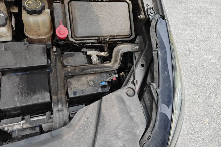 Used Buick GL8 2021 Land Cruiser Executive Class 652T Luxury Model Engine Bay Left