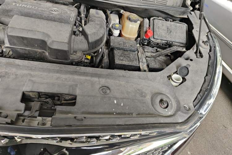 Used Buick GL8 2021 Avenir Aivia Six-Seat Luxury Edition Engine Bay Left