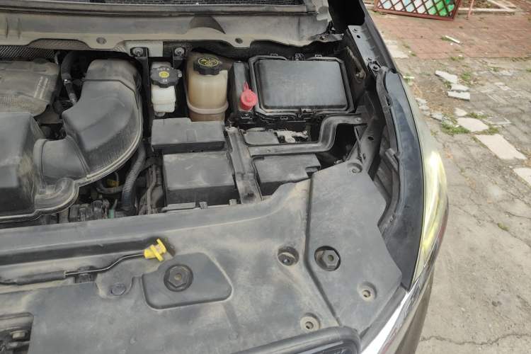 Used Buick GL8 2021 Land Cruiser Executive 652T Premium Model Engine Bay Left