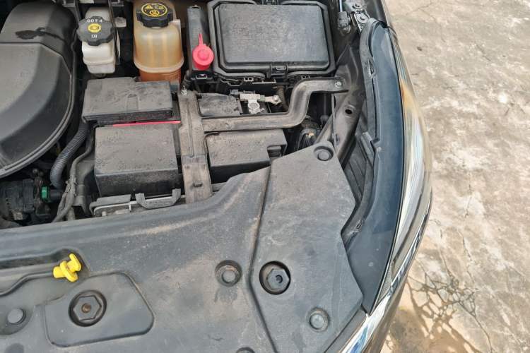 Used Buick GL8 2021 Land Cruiser Executive Class 652T Luxury Model Engine Bay Left