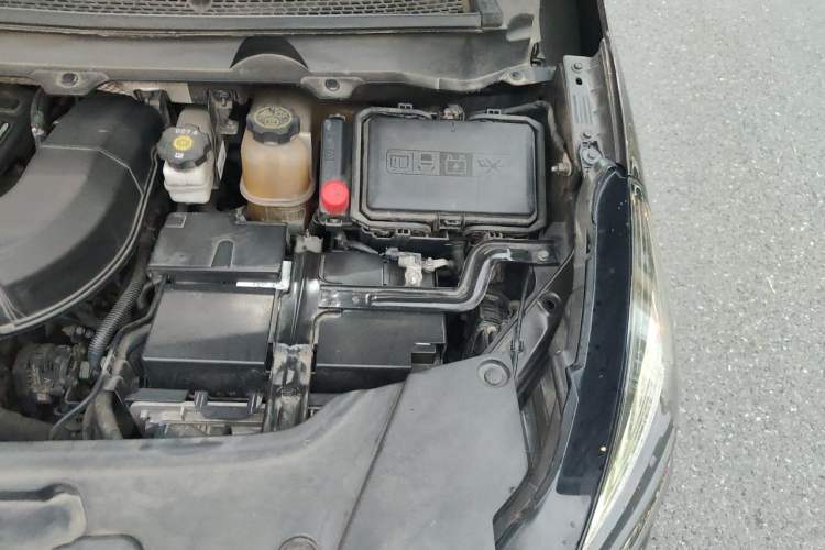 Used Buick GL8 2021 Land Cruiser Executive Class 652T Comfort Model Engine Bay Left