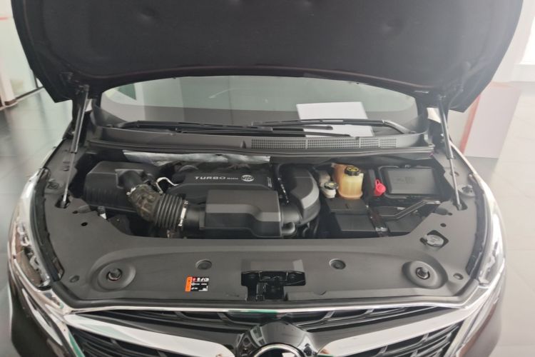Used Buick GL8 2021 ES Landtrek 653T Luxury Model Engine Bay