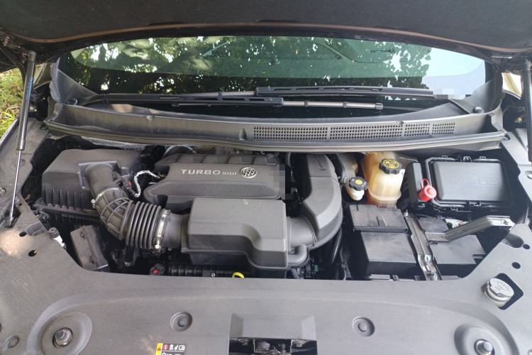 Used Buick GL8 2021 ES Landtrek 653T Luxury Model Engine Bay