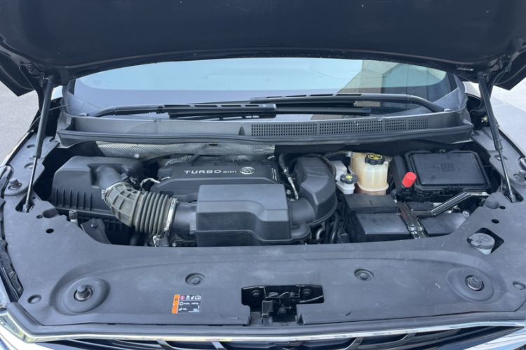 Used Buick GL8 2021 ES Land Cruiser 653T Flagship Model Engine Bay