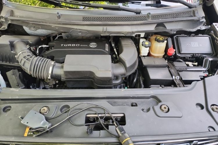 Used Buick GL8 2021 Land Cruiser Executive Class 652T Comfort Model Engine Bay