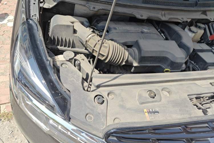 Used Buick GL8 2021 Land Cruiser Executive Class 652T Luxury Model Engine Bay Right