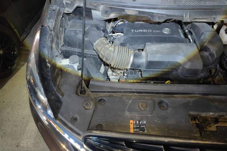 Used Buick GL8 2021 Land Cruiser Executive Class 652T Comfort Model Engine Bay Right