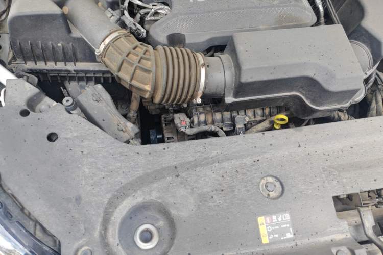 Used Buick GL8 2021 ES Landtrek 653T Luxury Model Engine Bay Right