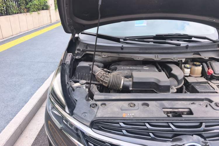 Used Buick GL8 2021 Land Cruiser Executive Class 652T Luxury Model Engine Bay Right