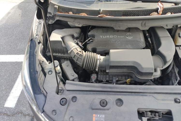 Used Buick GL8 2021 Land Cruiser Executive 652T Premium Model Engine Bay Right