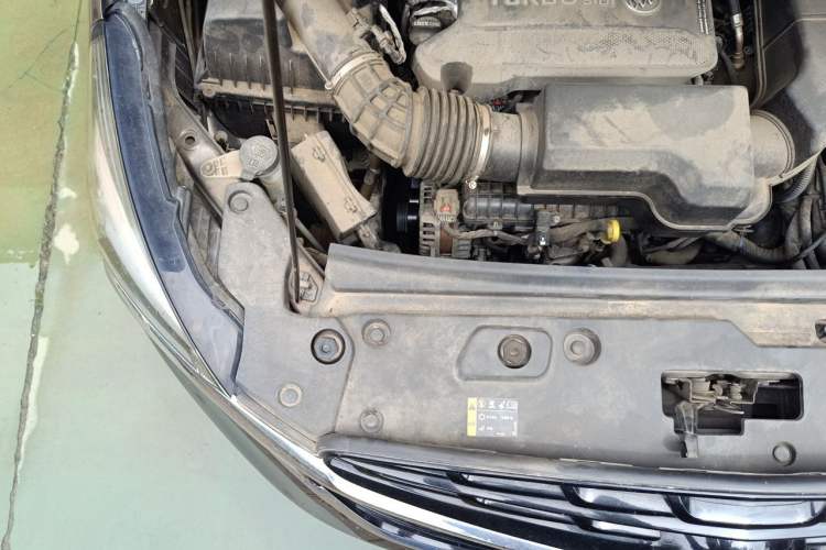 Used Buick GL8 2021 Land Cruiser Executive Class 652T Comfort Model Engine Bay Right