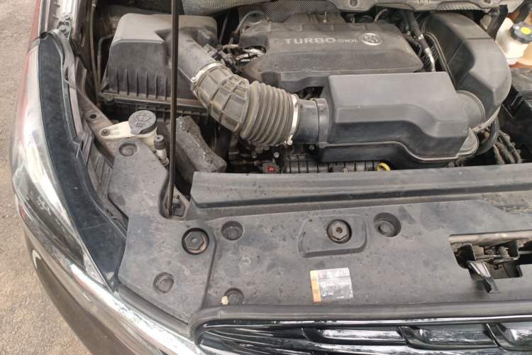 Used Buick GL8 2021 Land Cruiser Executive Class 652T Luxury Model Engine Bay Right