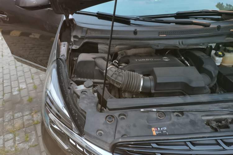 Used Buick GL8 2021 Land Cruiser Executive Class 652T Luxury Model Engine Bay Right