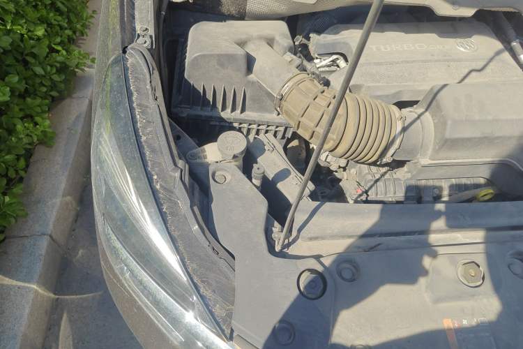Used Buick GL8 2021 Land Cruiser Executive Class 652T Luxury Model Engine Bay Right