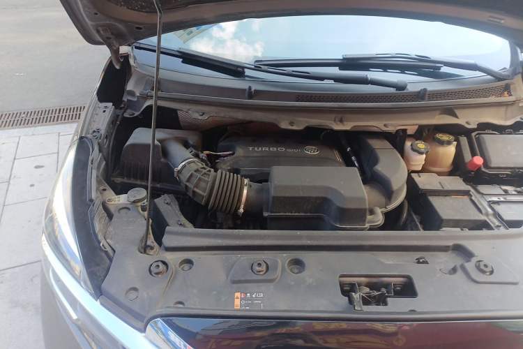 Used Buick GL8 2021 Land Cruiser Executive Class 652T Luxury Model Engine Bay Right