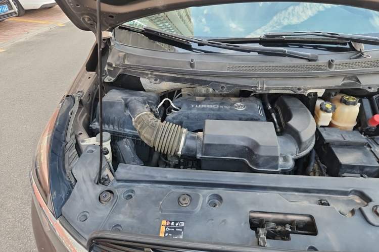 Used Buick GL8 2021 Land Cruiser Executive Class 652T Comfort Model Engine Bay Right