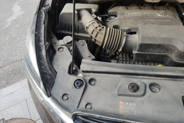 Used Buick GL8 2021 Land Cruiser Executive Class 652T Comfort Model Engine Bay Right