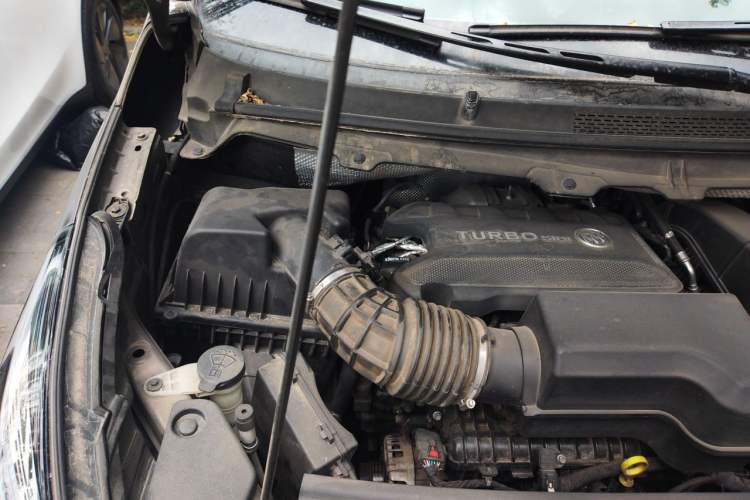 Used Buick GL8 2021 Land Cruiser Executive Class 652T Comfort Model Engine Bay Right