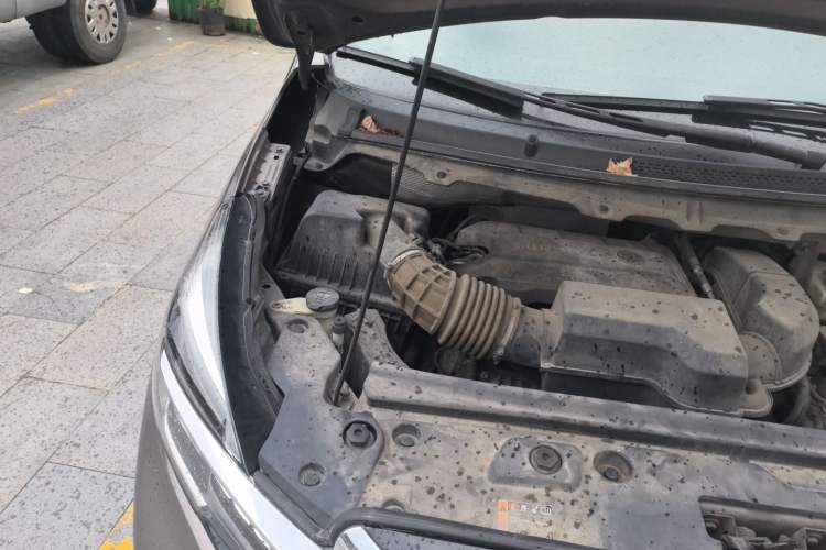 Used Buick GL8 2021 Land Cruiser Executive Class 652T Luxury Model Engine Bay Right