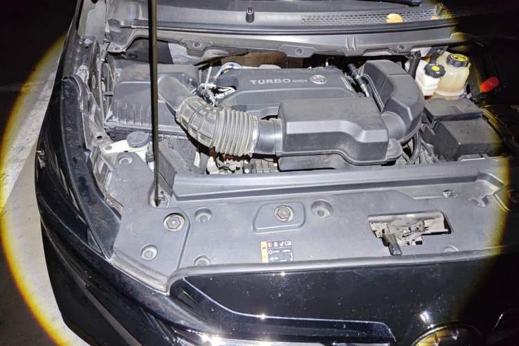 Used Buick GL8 2021 Land Cruiser Executive 652T Premium Model Engine Bay Right