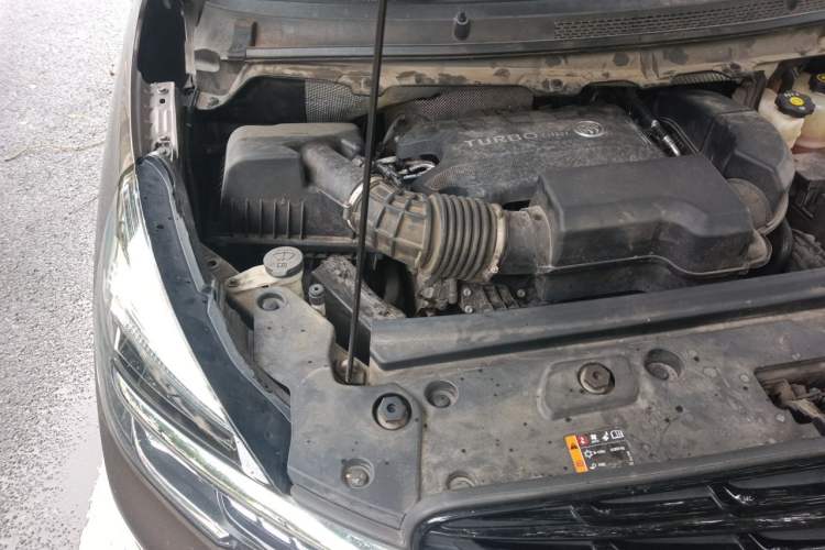 Used Buick GL8 2021 Land Cruiser Executive Class 652T Luxury Model Engine Bay Right