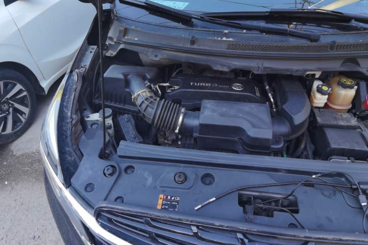 Used Buick GL8 2021 Land Cruiser Executive Class 652T Luxury Model Engine Bay Right