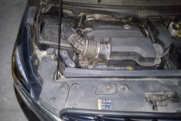Used Buick GL8 2021 Land Cruiser Executive Class 652T Comfort Model Engine Bay Right