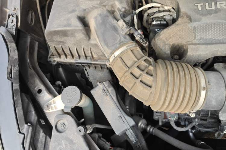 Used Buick GL8 2021 Land Cruiser Executive Class 652T Luxury Model Engine Bay Right