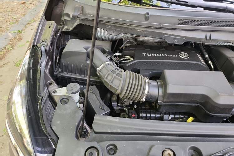 Used Buick GL8 2021 Land Cruiser Executive Class 652T Comfort Model Engine Bay Right