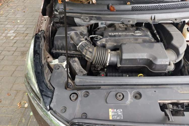 Used Buick GL8 2021 Land Cruiser Executive Class 652T Luxury Model Engine Bay Right
