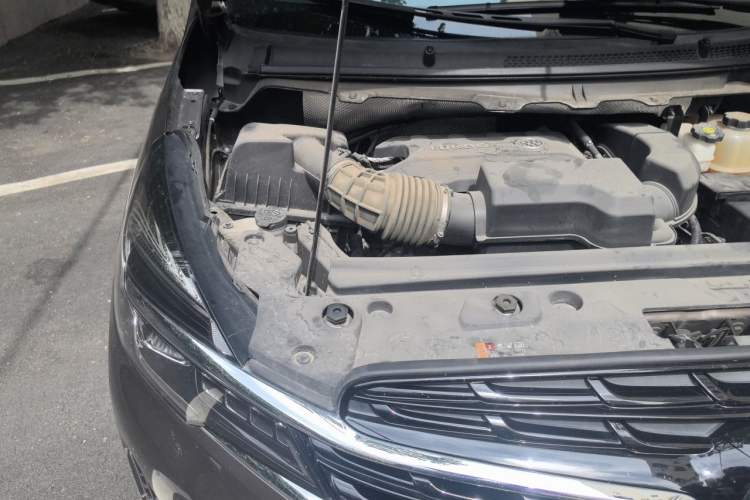 Used Buick GL8 2021 Land Cruiser Executive Class 652T Luxury Model Engine Bay Right
