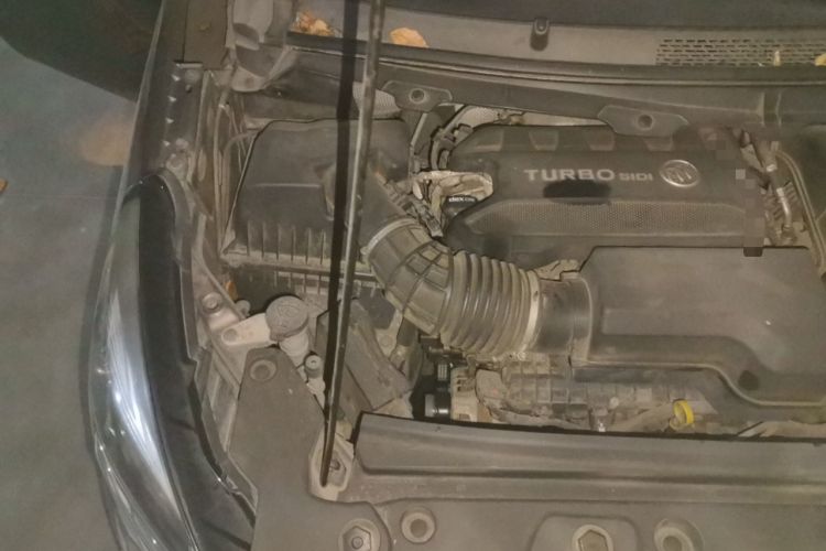 Used Buick GL8 2021 Land Cruiser Executive Class 652T Comfort Model Engine Bay Right