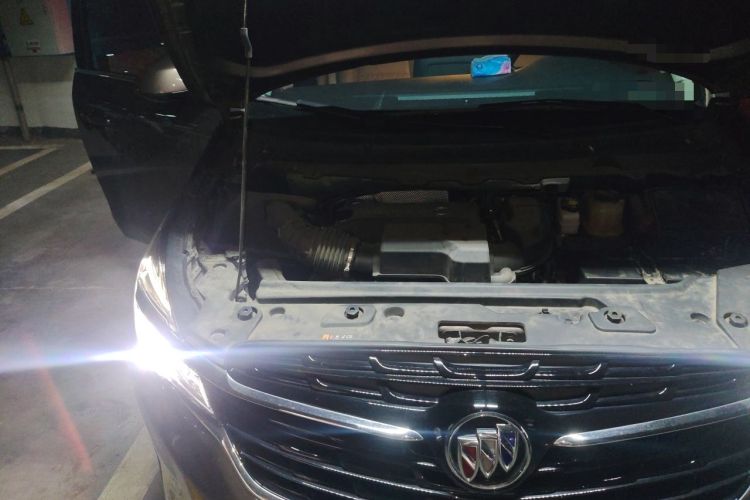 Used Buick GL8 2021 Land Cruiser Executive Class 652T Comfort Model Engine Bay Right
