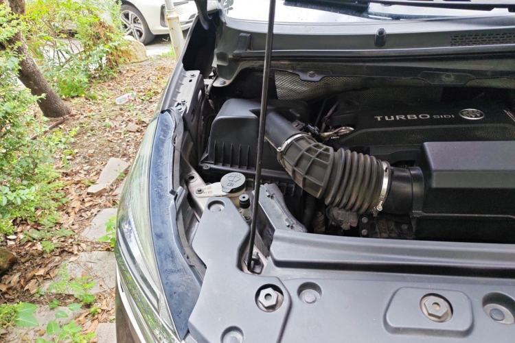 Used Buick GL8 2021 Land Cruiser Executive Class 652T Luxury Model Engine Bay Right