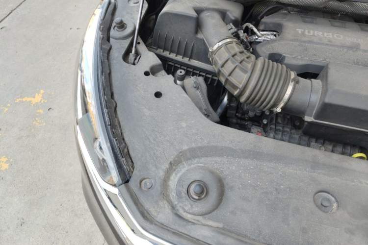 Used Buick GL8 2021 ES Land Cruiser 653T Luxury Edition Engine Bay Right
